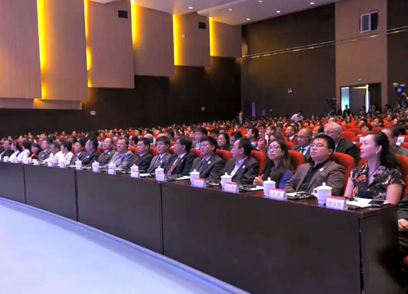 每个妇女，，，，，每个儿童启动仪式