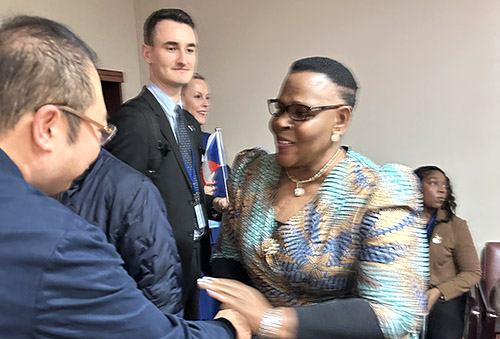 stake官网入口集团董事局主席徐鹏应邀出席团结国妇女周系列运动